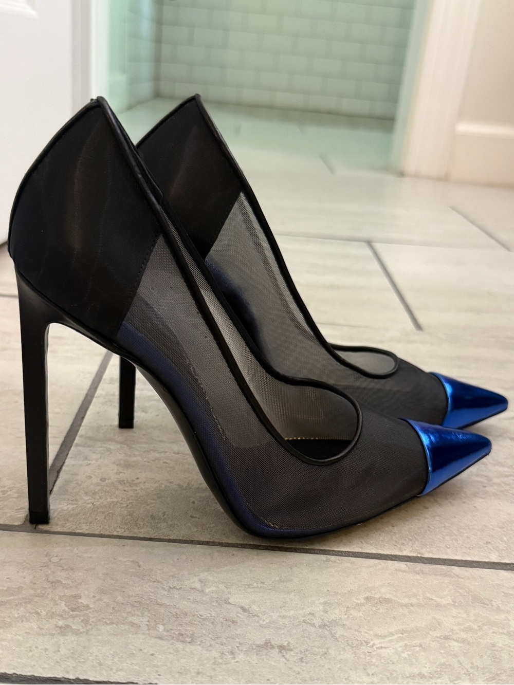 Tom Ford Black Pointed Toe Pumps with Metallic Blue Cap Toe - Picture 3 of 11